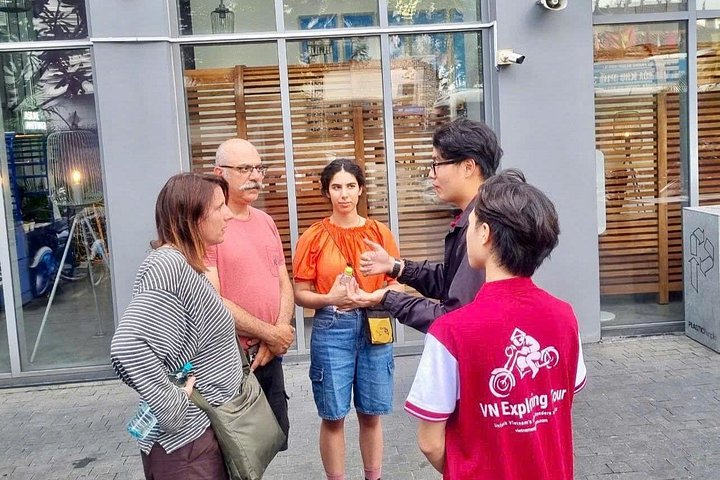 Oplev autentisk Saigon street food og udforsk skjulte gyder på en motorcykeltur, foto 18 | wizardtrip