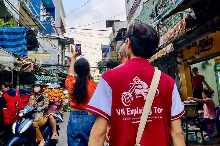 Oplev autentisk Saigon street food og udforsk skjulte gyder på en motorcykeltur, foto 20 | wizardtrip