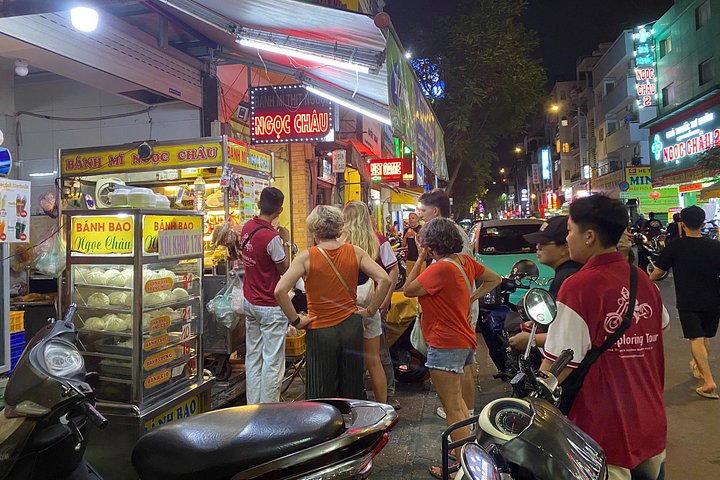 Oplev autentisk Saigon street food og udforsk skjulte gyder på en motorcykeltur, foto 31 | wizardtrip