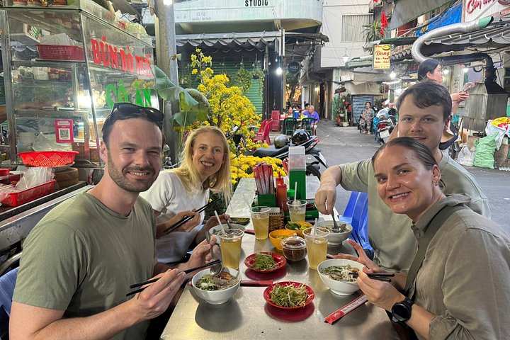 Oplev autentisk Saigon street food og udforsk skjulte gyder på en motorcykeltur, foto 43 | wizardtrip