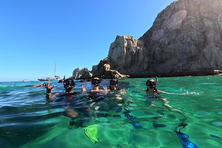 Excursion en bateau vers l'arche de Los Cabos et snorkeling | wizardtrip