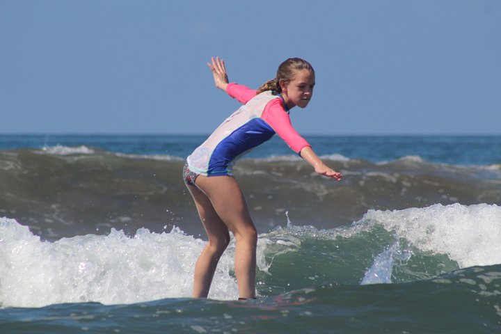 Learn to surf on Manuel Antonio Beach, Costa Rica with expert instructors and all equipment provided, photo 7 | wizardtrip