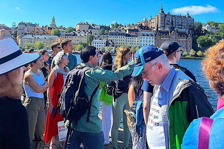 Guidet gåtur i Stockholms historiske Gamla Stan, der udforsker middelalderlige gader og vartegn, foto 8 | wizardtrip