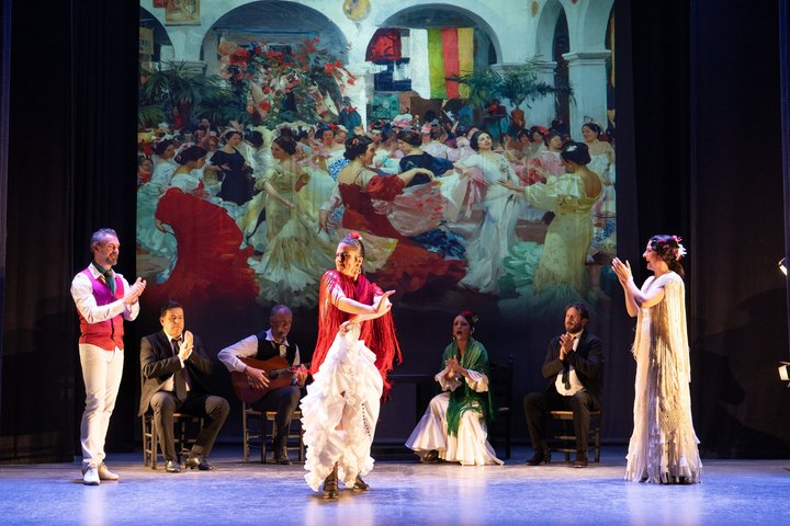 Live flamenco show with singers, dancers, and guitarists in Seville, photo 6 | wizardtrip