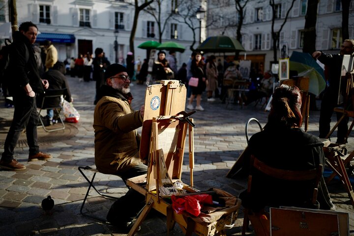 A guided walking tour through the artistic and historic Montmartre neighborhood in Paris, France, photo 14 | wizardtrip