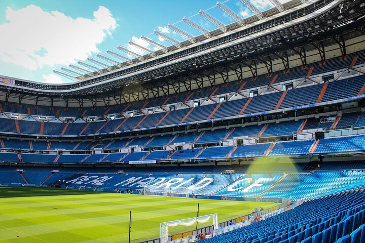 Stadiontour Bernabéu & Real Madrid Museum + Tapas | wizardtrip
