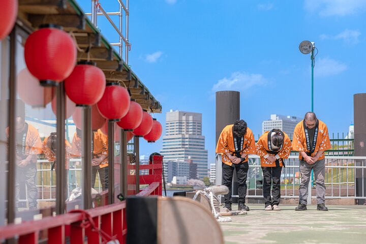 Traditional Japanese Yakatabune houseboat cruise in Tokyo Bay with city skyline views, photo 10 | wizardtrip