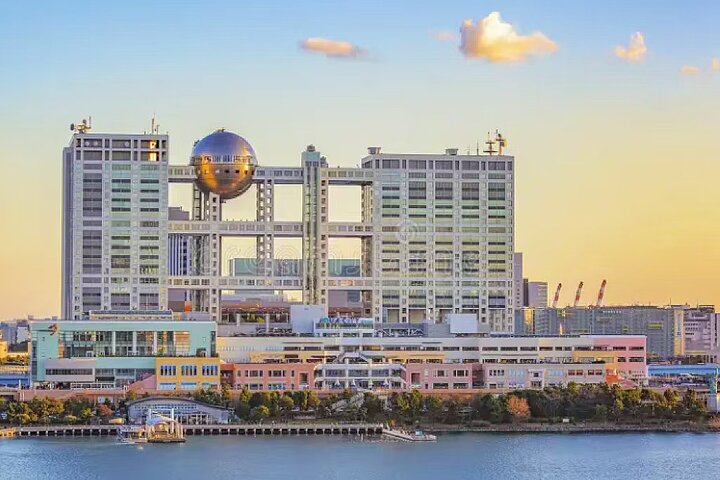 Traditional Japanese Yakatabune houseboat cruise in Tokyo Bay with city skyline views, photo 13 | wizardtrip