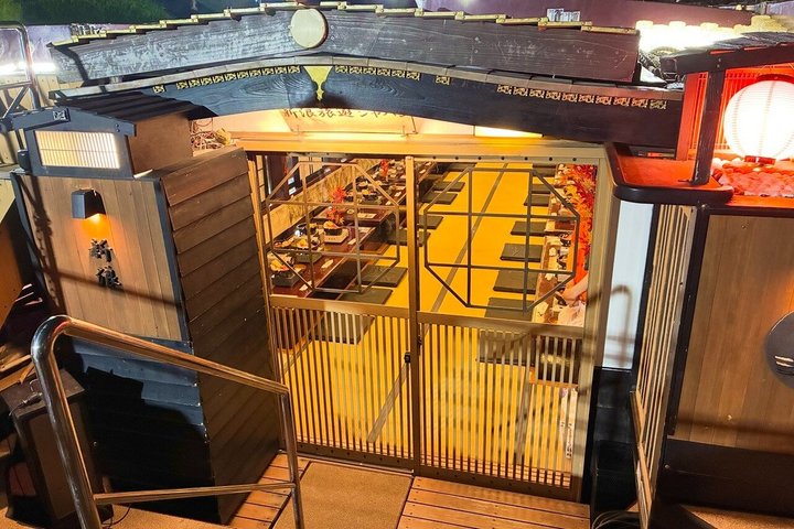 Traditional Japanese Yakatabune houseboat cruise in Tokyo Bay with city skyline views, photo 18 | wizardtrip