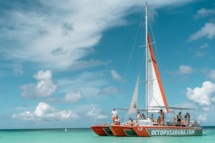 Excursion en catamaran à Aruba avec snorkeling, brunch et boissons, photo 2 | wizardtrip