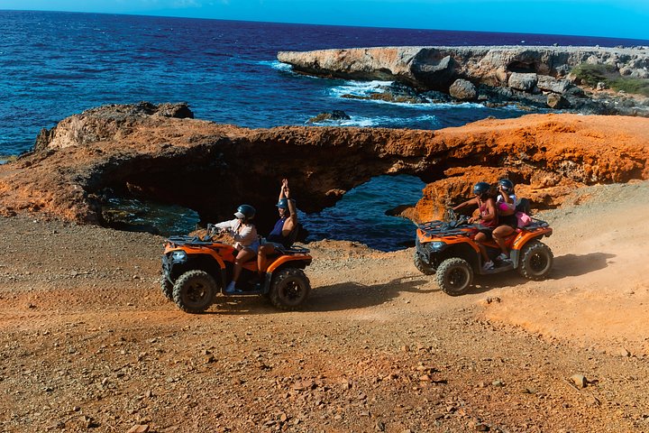 Experimente uma emocionante aventura de UTV e ATV explorando os marcos naturais únicos e as costas de Aruba, foto 14 | wizardtrip