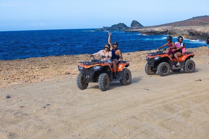 Experimente uma emocionante aventura de UTV e ATV explorando os marcos naturais únicos e as costas de Aruba, foto 15 | wizardtrip