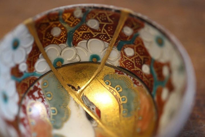 Praktisk Kintsugi-workshop i Kyoto, Japan, der reparerer keramik med guld, foto 8 | wizardtrip