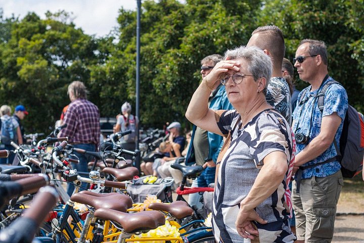 En guidet cykeltur, der udforsker Københavns ikoniske vartegn og charmerende gader, foto 12 | wizardtrip