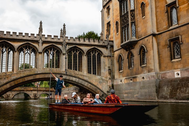 Balade guidée en barque à Cambridge | wizardtrip