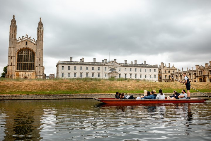 Een begeleide punttour op de rivier de Cam in Cambridge, met historische college-architectuur, foto 10 | wizardtrip
