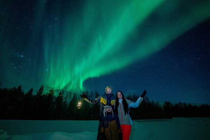 ロヴァニエミでオーロラを専門ガイドとカメラマンと共に追いかけ、忘れられない体験を、写真8 | wizardtrip