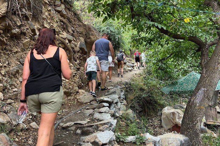 Tour panoramico delle cascate della valle dell'Ourika e delle Montagne dell'Atlante con visita a villaggio berbero e pranzo, foto 18 | wizardtrip