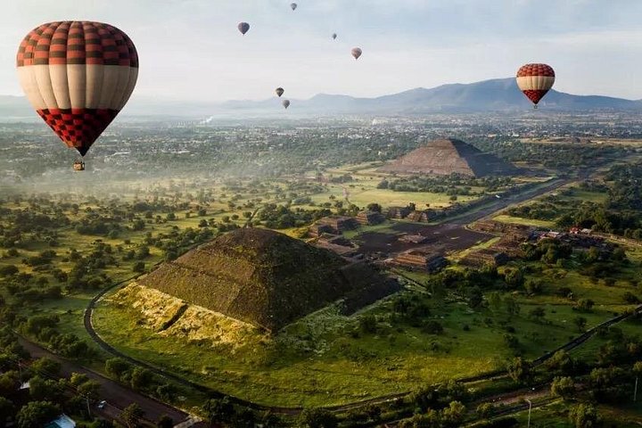 Vol en montgolfière au-dessus des pyramides de Teotihuacán avec petit-déjeuner dans une grotte et visite culturelle depuis Mexico, photo 13 | wizardtrip