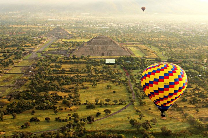 Vol en montgolfière au-dessus des pyramides de Teotihuacán avec petit-déjeuner dans une grotte et visite culturelle depuis Mexico, photo 16 | wizardtrip