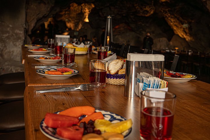 Vol en montgolfière au-dessus des pyramides de Teotihuacán avec petit-déjeuner dans une grotte et visite culturelle depuis Mexico, photo 28 | wizardtrip