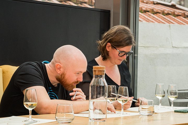 Njut av en vin- och tapasprovningsupplevelse i Porto, Portugal, foto 12 | wizardtrip