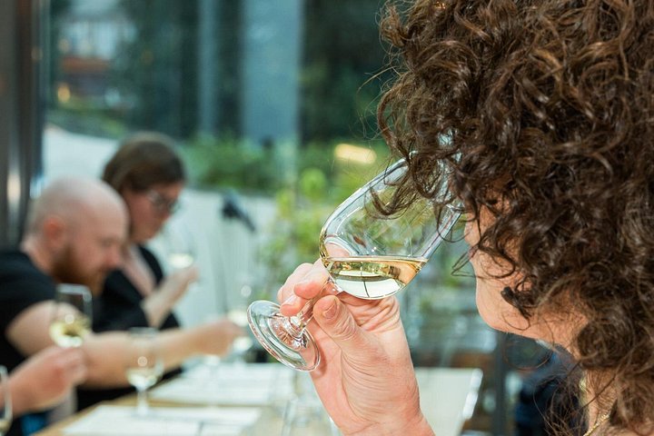 Njut av en vin- och tapasprovningsupplevelse i Porto, Portugal, foto 13 | wizardtrip