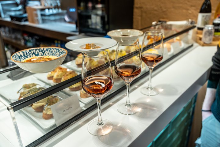 Un tour gastronómico guiado en Cádiz, España, con tapas locales, bebidas y sitios históricos, foto 7 | wizardtrip