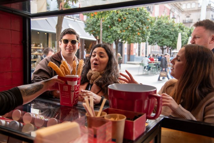 Seville Food Tour: Tapas, Drankjes en Heerlijkheden met een Local | wizardtrip