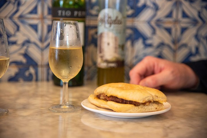 A guided food tour in Seville, Spain, featuring tapas, drinks, and local culture, photo 6 | wizardtrip