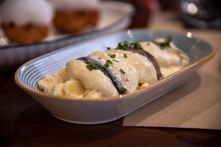 A guided food tour in Seville, Spain, featuring tapas, drinks, and local culture, photo 7 | wizardtrip