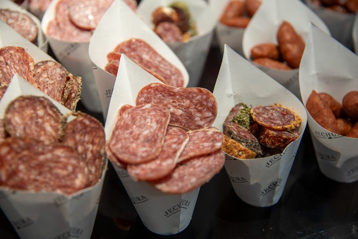A guided food tour in Seville, Spain, featuring tapas, drinks, and local culture, photo 9 | wizardtrip