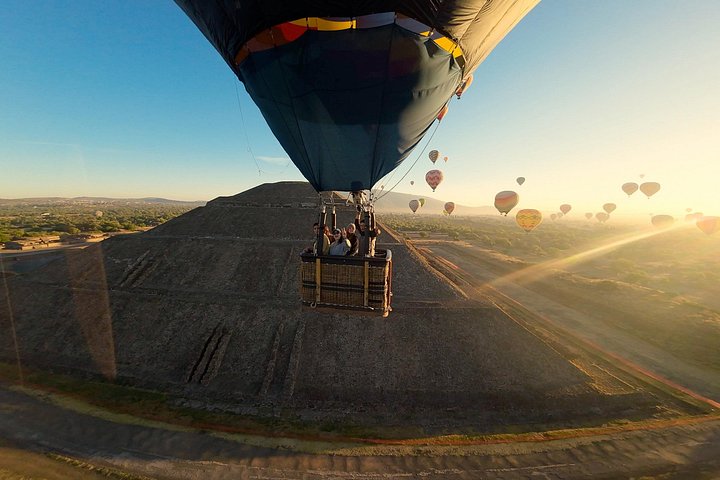 メキシコのテオティワカン古代ピラミッド上空の熱気球フライト、洞窟での朝食付き、写真16 | wizardtrip