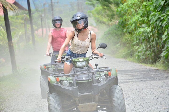 ATV-tur gennem junglestier med udsigt over Arenal-vulkanen i La Fortuna, Costa Rica, foto 7 | wizardtrip