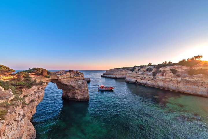 Bådtur langs Algarvekysten for at se delfiner og Benagil-grotten, foto 9 | wizardtrip