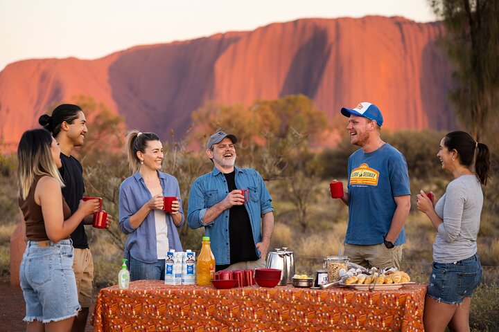 Excursion en Segway autour de la base d'Uluru au lever du soleil, incluant marche guidée et petit-déjeuner, photo 6 | wizardtrip