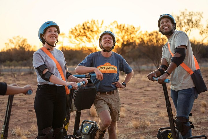 Excursion en Segway autour de la base d'Uluru au lever du soleil, incluant marche guidée et petit-déjeuner, photo 8 | wizardtrip