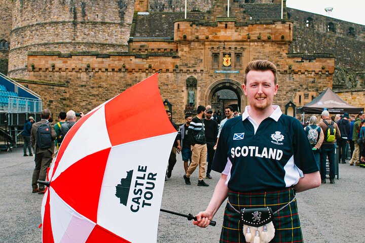 Guidad tur av Edinburgh Castle med en kiltklädd lokal expert i Skottland, foto 11 | wizardtrip