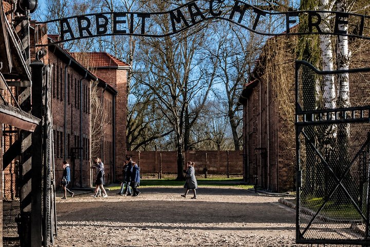Auschwitz-Birkenau Guided Tour with Hotel Pickup from Krakow | wizardtrip