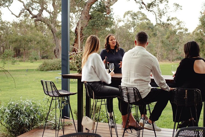Visite de vin en petit groupe à Margaret River, Australie, visitant des vignobles indépendants et dégustant des vins, photo 14 | wizardtrip