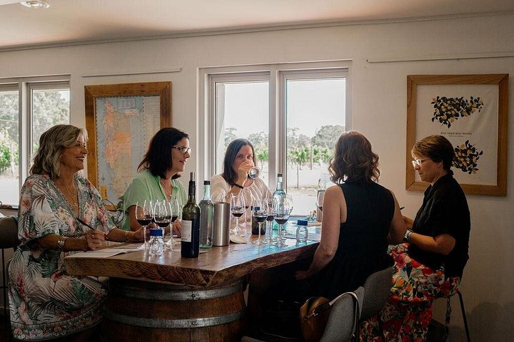 Visite de vin en petit groupe à Margaret River, Australie, visitant des vignobles indépendants et dégustant des vins, photo 21 | wizardtrip