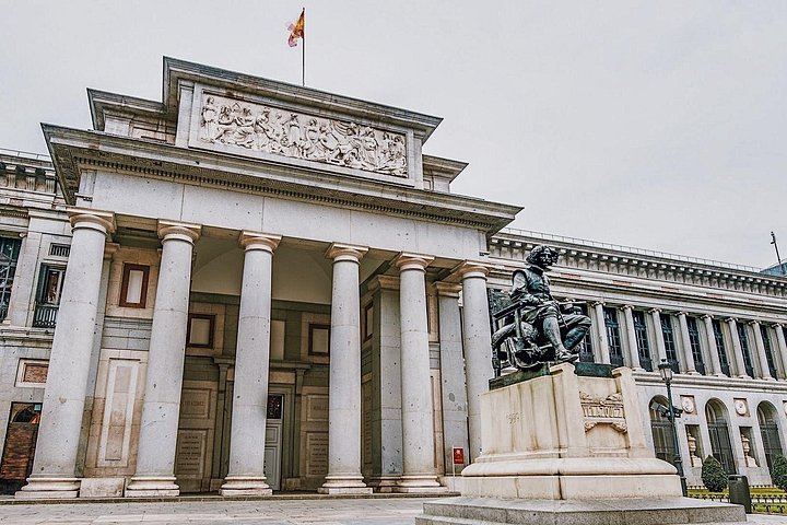 Visite guidée exclusive à pied du vieux Madrid, présentant des sites comme le Palais Royal et la Plaza Mayor, photo 11 | wizardtrip