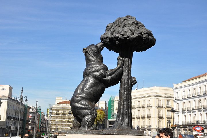 Visite guidée exclusive à pied du vieux Madrid, présentant des sites comme le Palais Royal et la Plaza Mayor, photo 12 | wizardtrip