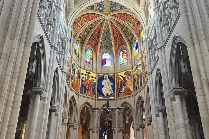 Visite guidée exclusive à pied du vieux Madrid, présentant des sites comme le Palais Royal et la Plaza Mayor, photo 34 | wizardtrip