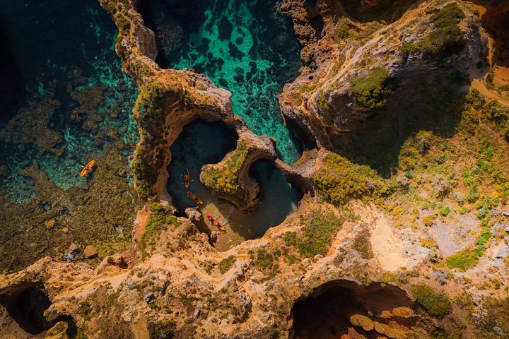 Kayak tour exploring the sea caves and cliffs of Ponta da Piedade near Lagos, Portugal, photo 8 | wizardtrip