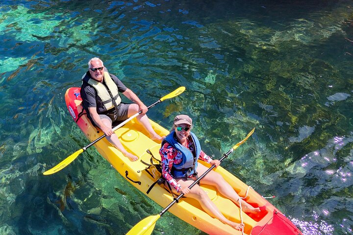 Kayak tour exploring the sea caves and cliffs of Ponta da Piedade near Lagos, Portugal, photo 11 | wizardtrip