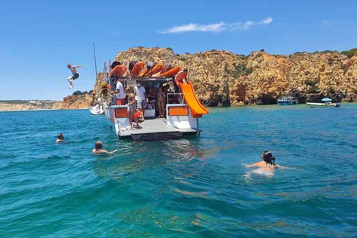 Kayak tour exploring the sea caves and cliffs of Ponta da Piedade near Lagos, Portugal, photo 12 | wizardtrip