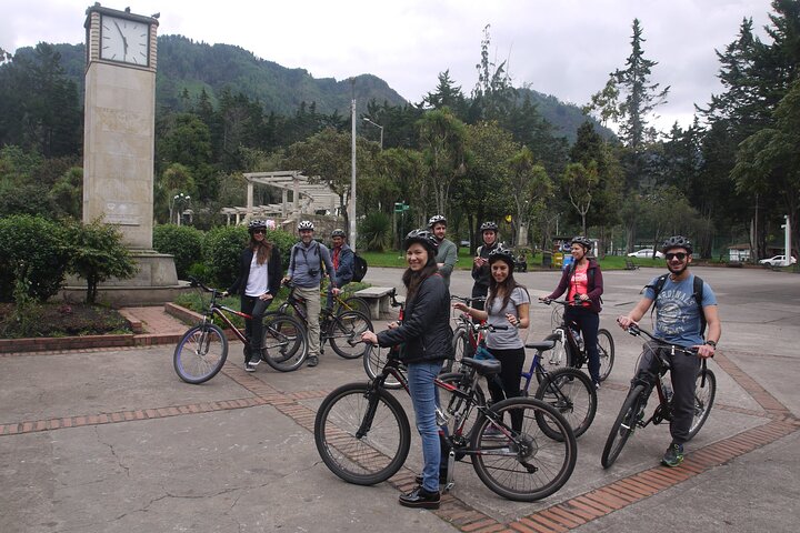 Verken de levendige straten en cultuur van Bogotá tijdens een begeleide fietstour, bezoek markten, straatkunst en historische bezienswaardigheden, foto 7 | wizardtrip