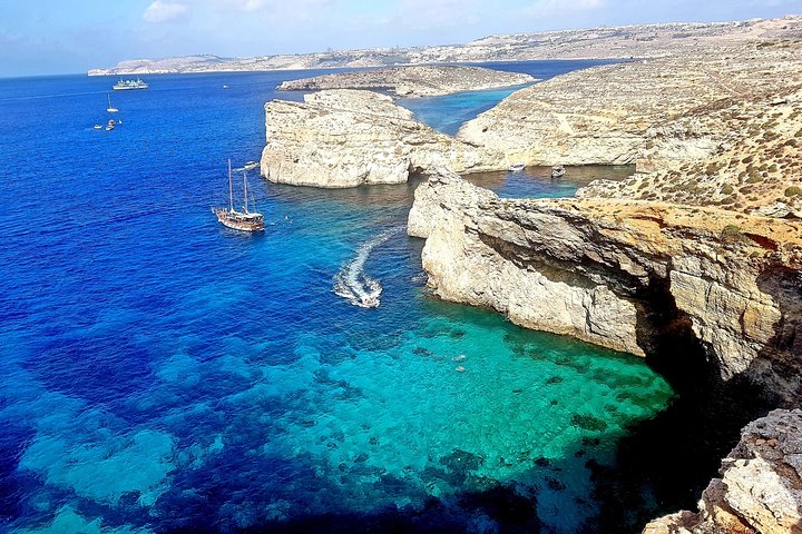 Privat båttur som utforskar Maltas Blue Lagoon, Crystal Lagoon och Comino, foto 7 | wizardtrip