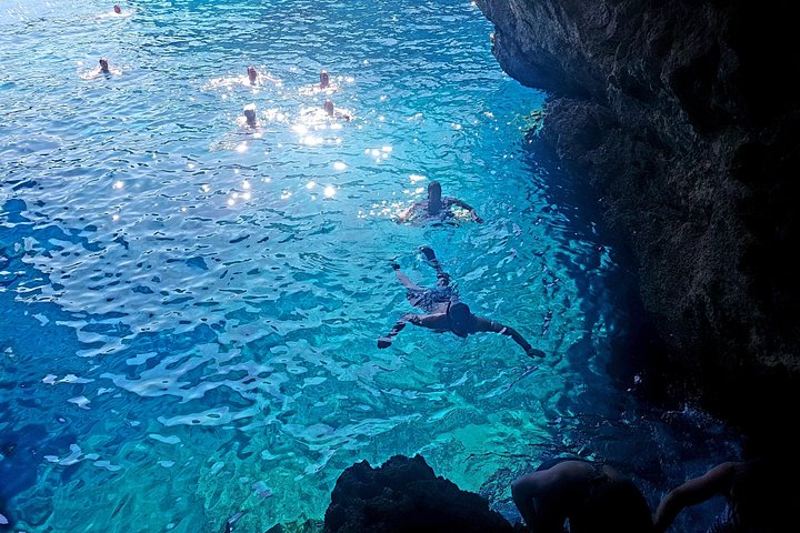 Privat båttur som utforskar Maltas Blue Lagoon, Crystal Lagoon och Comino, foto 10 | wizardtrip